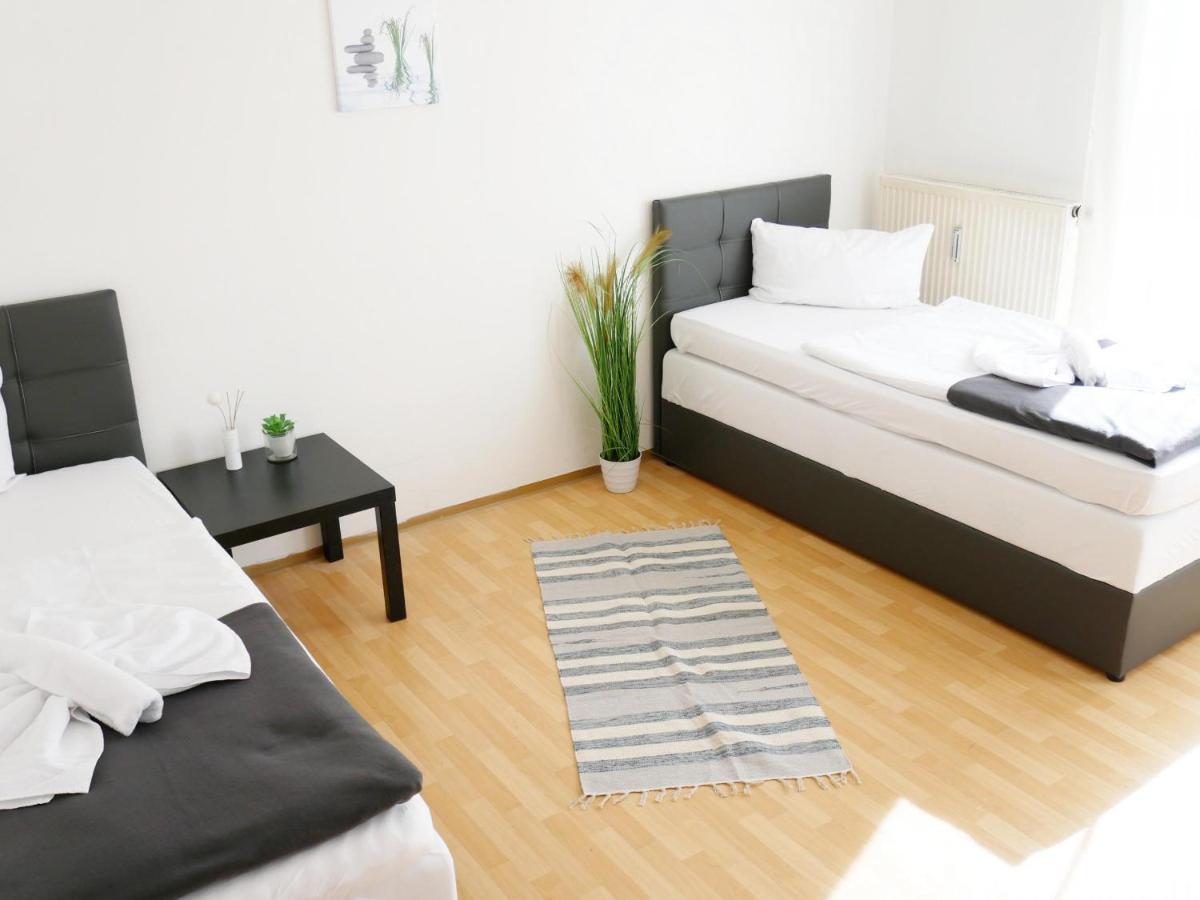 SUNNYHOME Monteurwohnungen und Apartments in Schwandorf Exterior foto